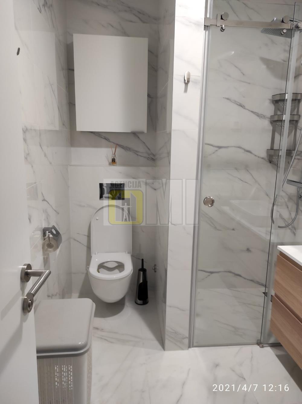 A Rudara, novo, lux, 2.0, 52m, 600€