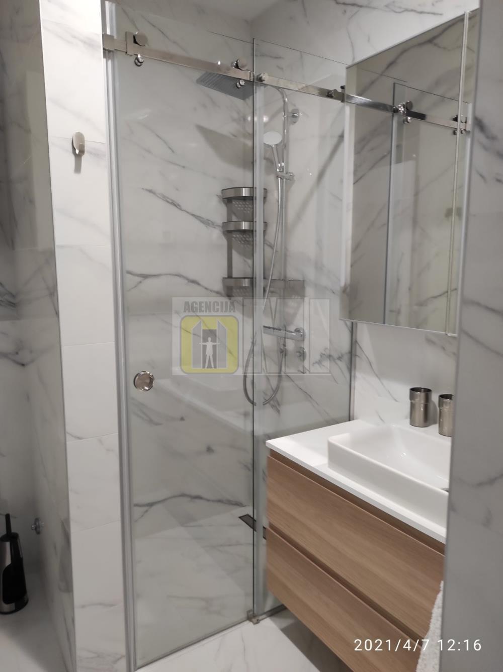 A Rudara, novo, lux, 2.0, 52m, 600€