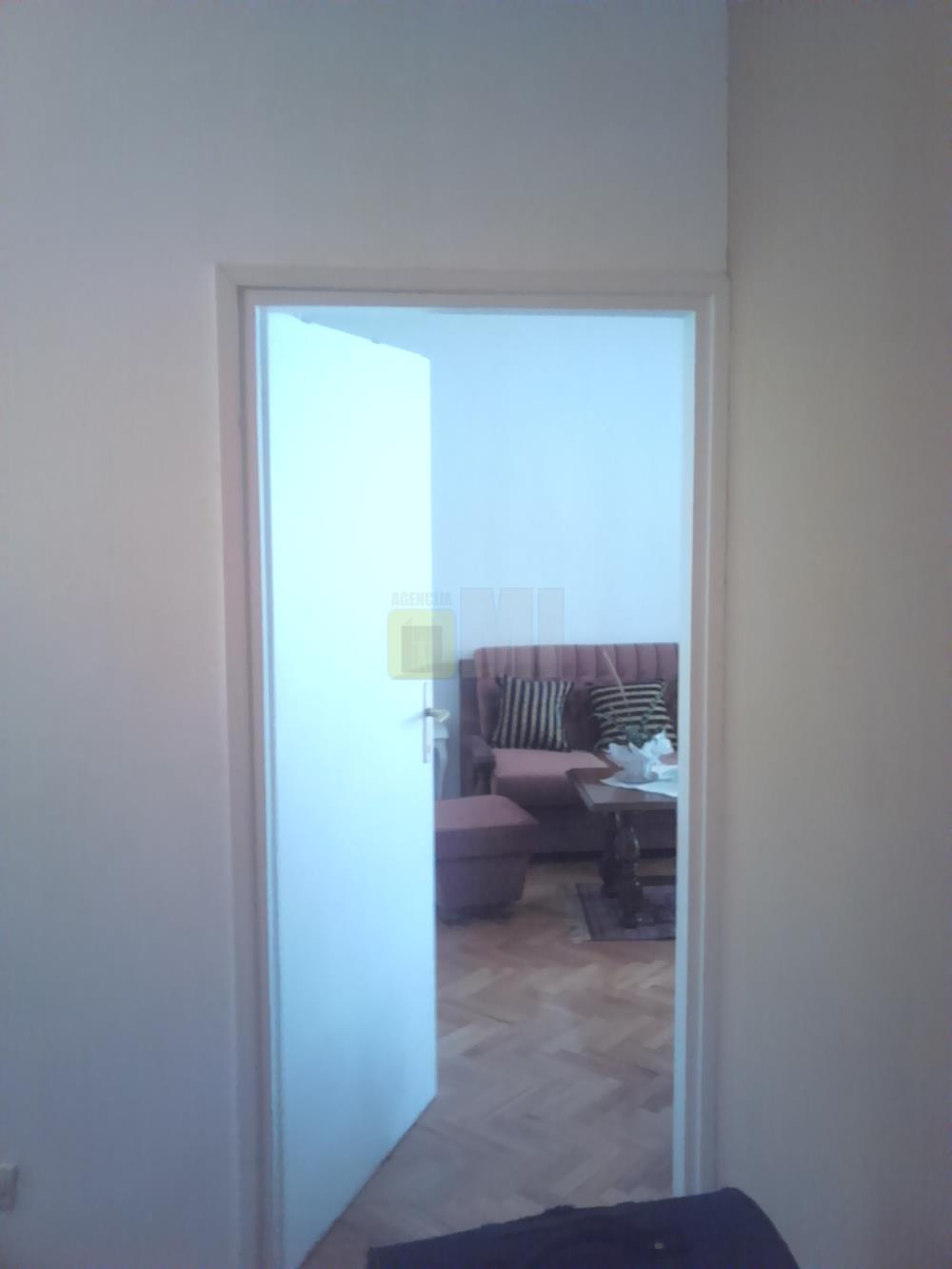 Blok 45, dvoiposoban , namešten, sa garažom