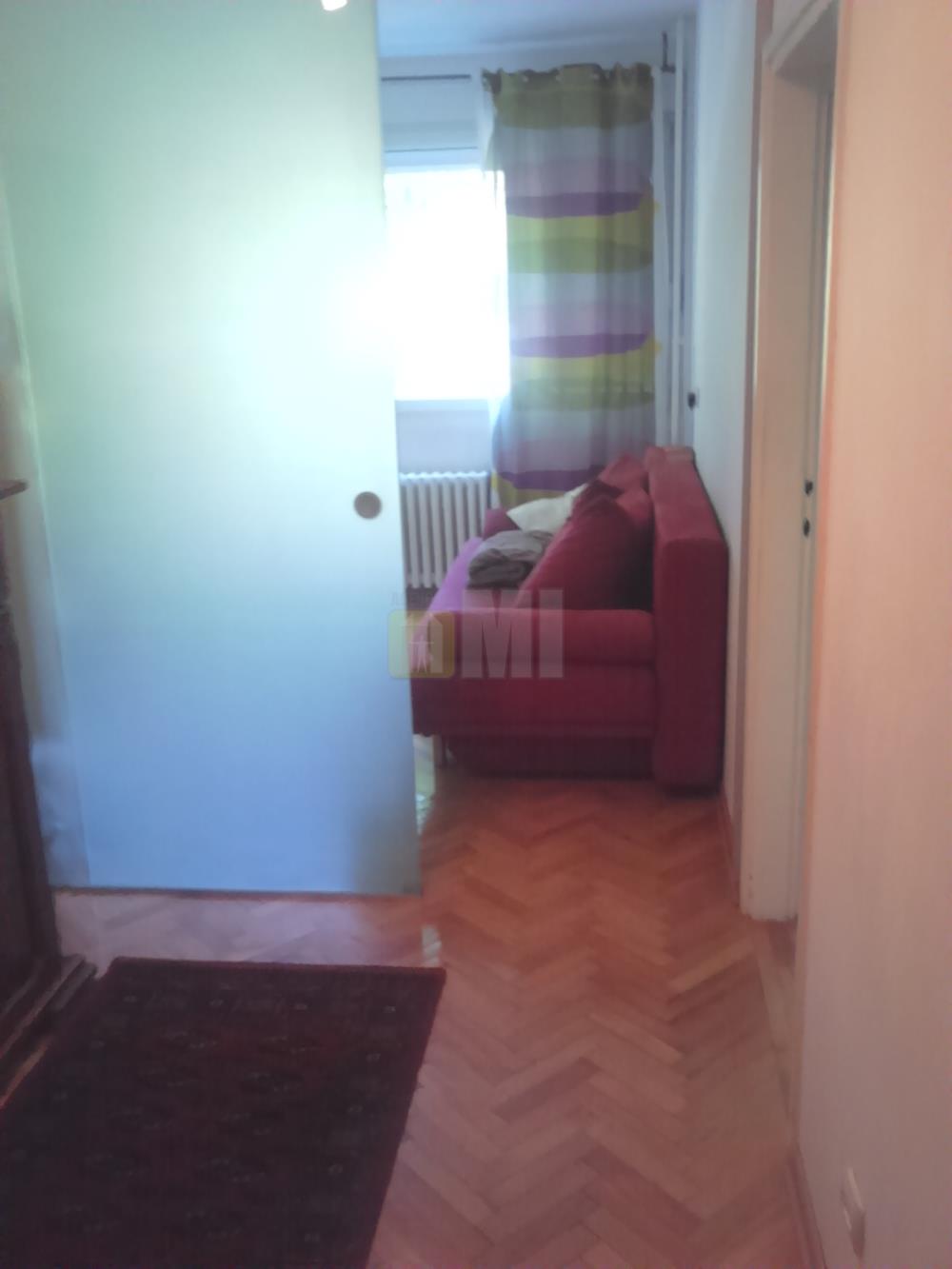 Blok 45, dvoiposoban , namešten, sa garažom