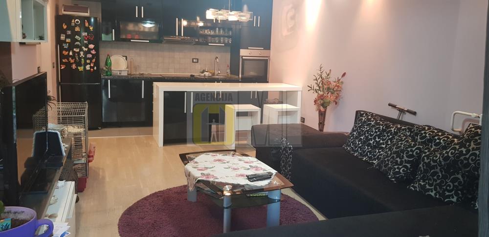 Blok 70, prizemlje 46+30kvm