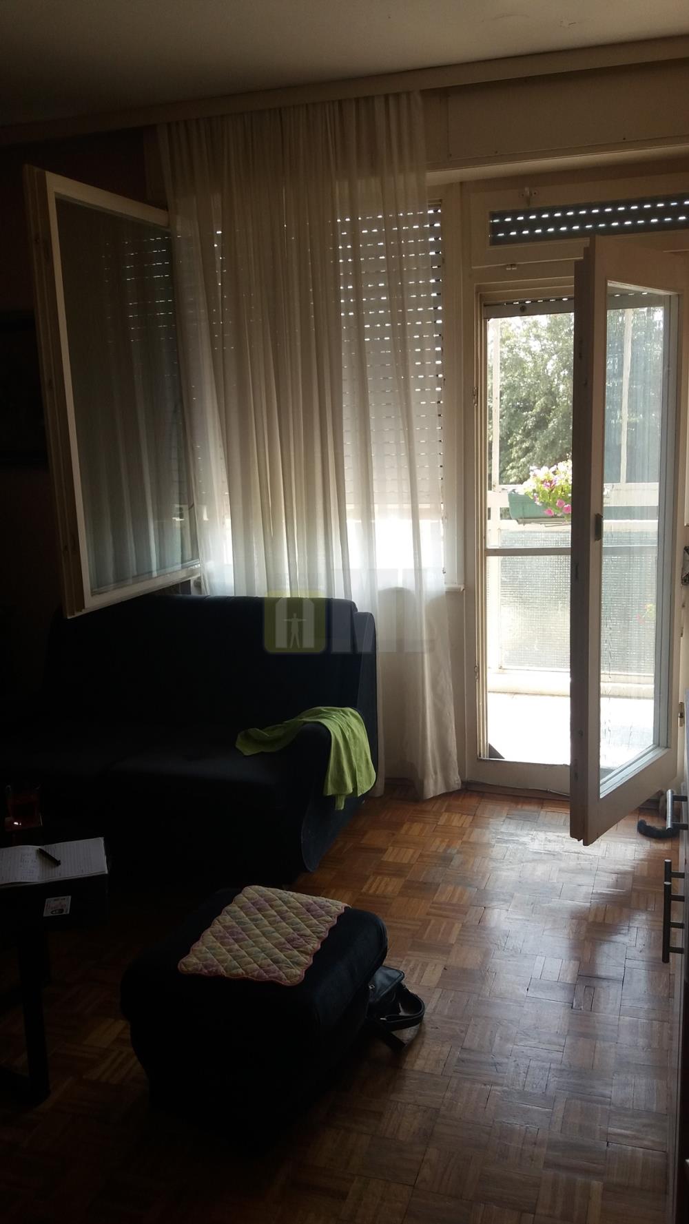 Borča3 , 70+5, CG, ekstra povoljno