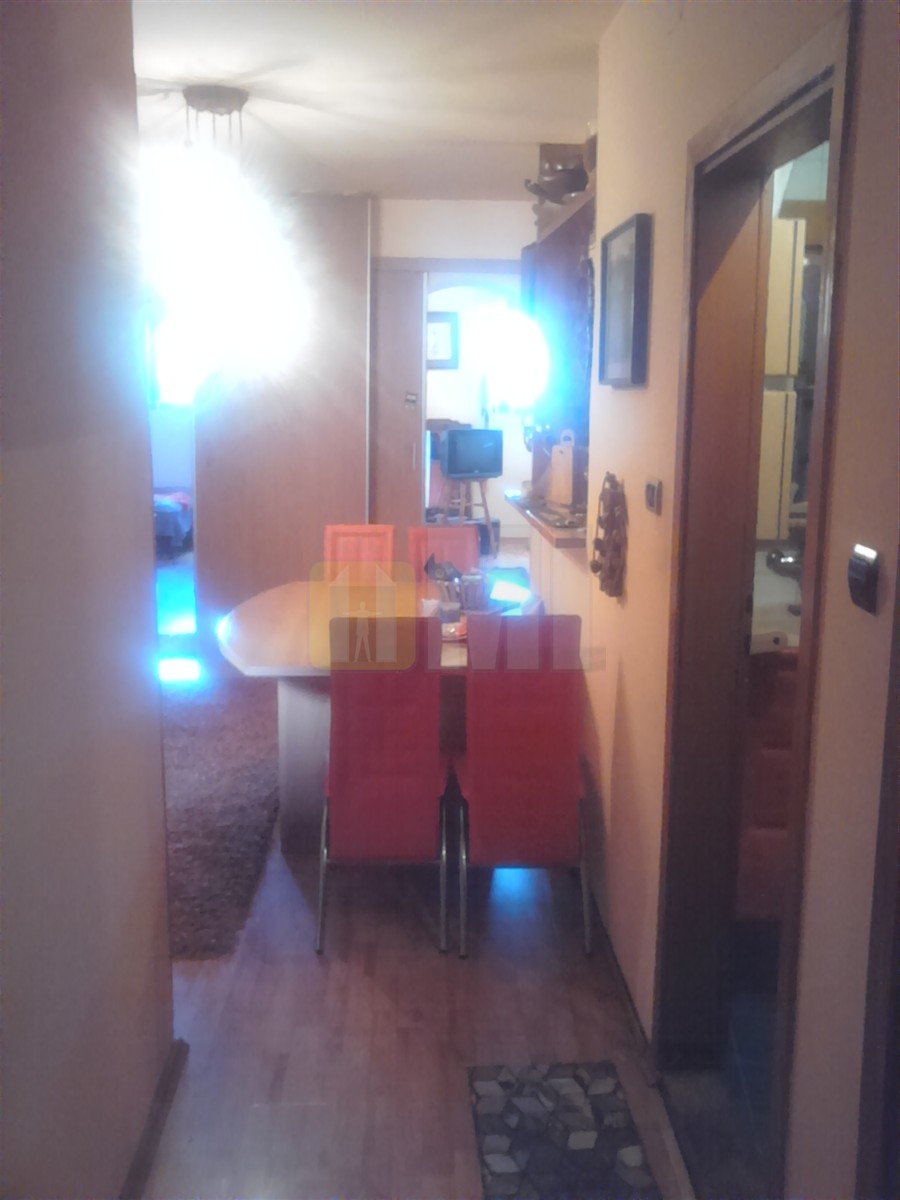 Centar , Crnogorska, penthouse