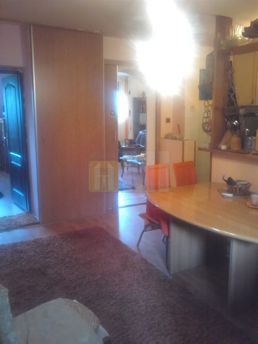 Centar , Crnogorska, penthouse