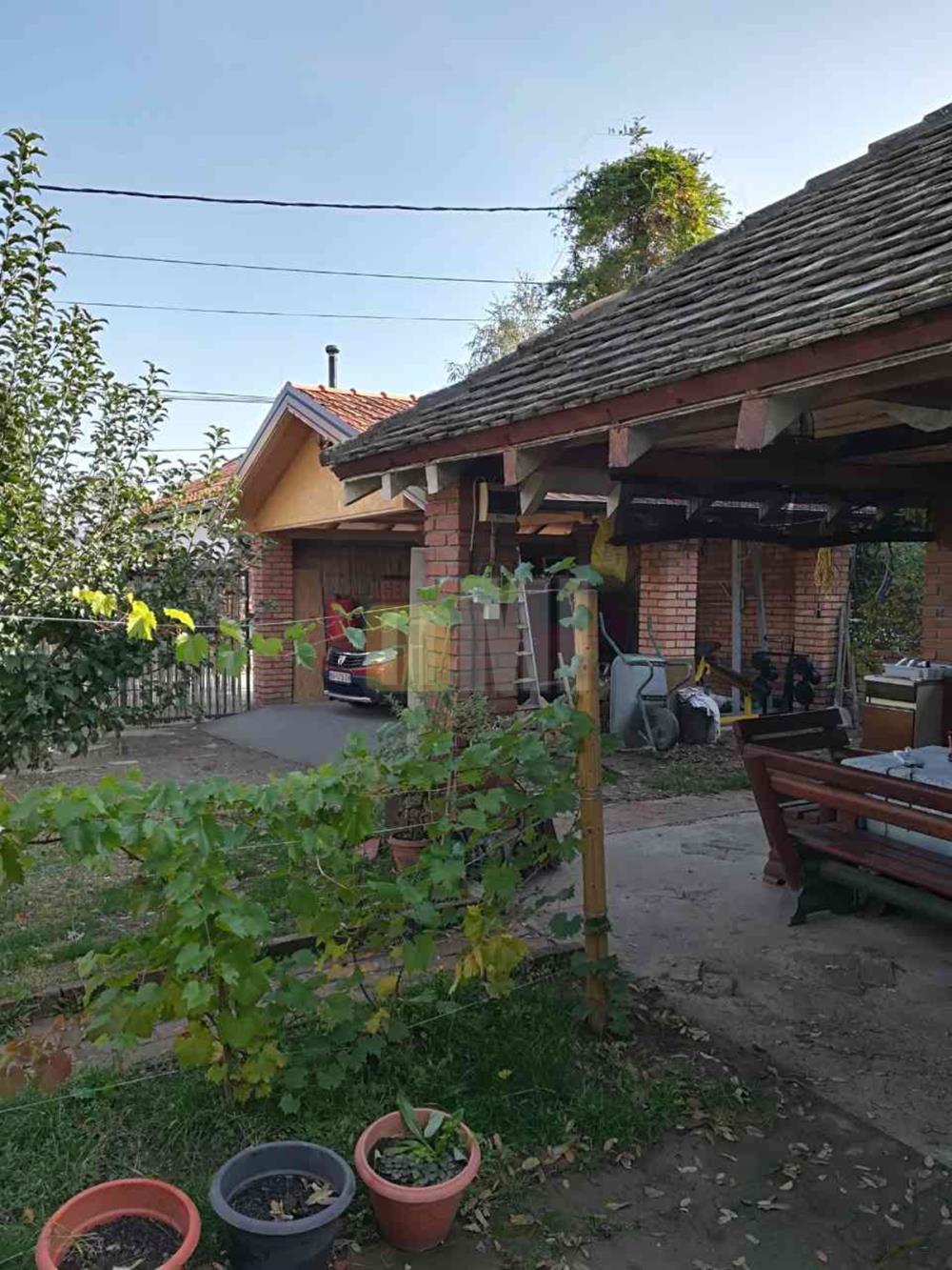 Ledine, dva dupleksa, 150m2+4.63a placa