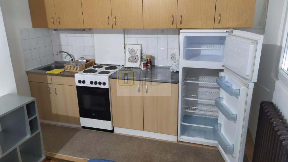 NIJE AKTUELAN!!! Mirijevo, Koste Nađa, 0.5, 33m2, 3/3, CG, uknjižen