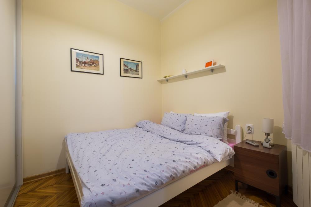 NA DAN - Kraljice Natalije 1,5soban 37m2, 35e/dan ***