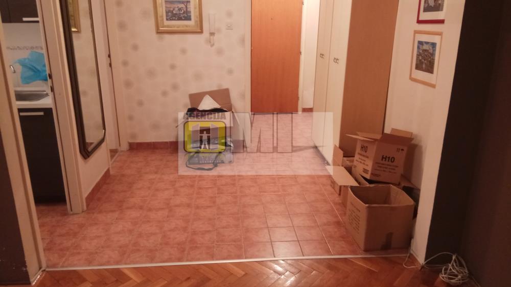 Novi Beograd, Pariske Komune, 2.0, 57m2 (L), 1/5, novija gradnja