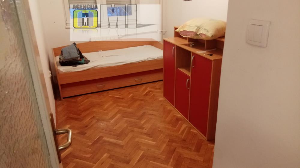 Novi Beograd, Pariske Komune, 2.0, 57m2 (L), 1/5, novija gradnja