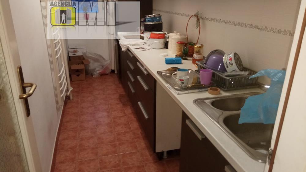 Novi Beograd, Pariske Komune, 2.0, 57m2 (L), 1/5, novija gradnja