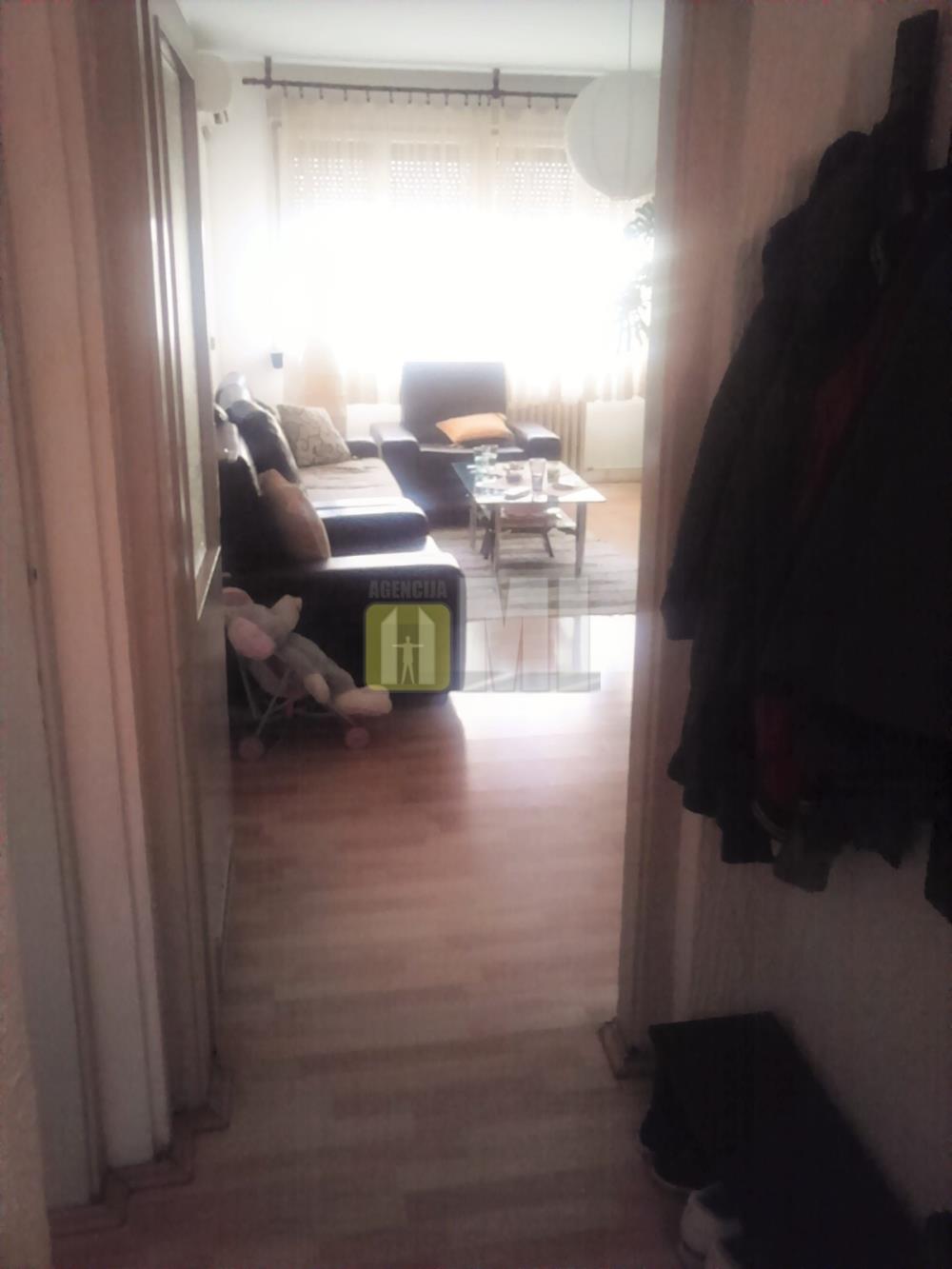 Renoviran stan u Pere Segedinca 57+3