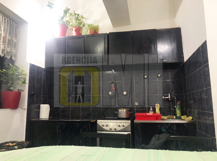 Ruzveltova,Trosoban 69+11 kvm , SALONAC