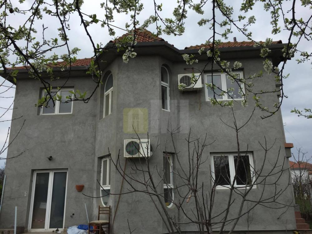 Surčin, kuća 205 vkvm+ 4,8 ari