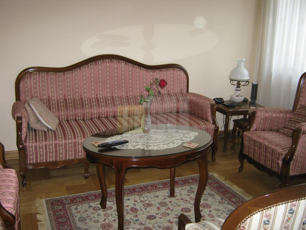 Vračar, Molerova, 3,0, 80+6m, namešten, 700€