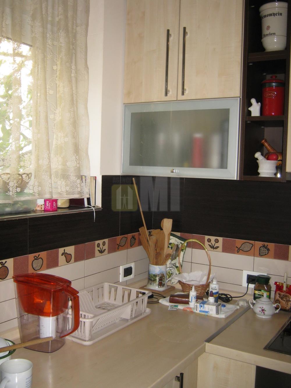 Vračar, Molerova, 3,0, 80+6m, namešten, 700€