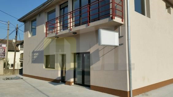 VRČIN PP izdavanje , 270+30+300m , pored Auto-puta