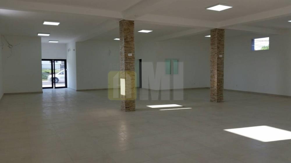 VRČIN PP izdavanje , 270+30+300m , pored Auto-puta