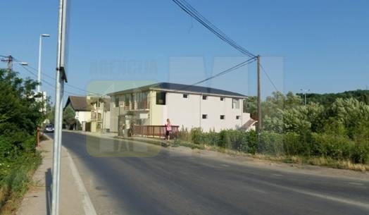 VRČIN PP izdavanje , 270+30+300m , pored Auto-puta