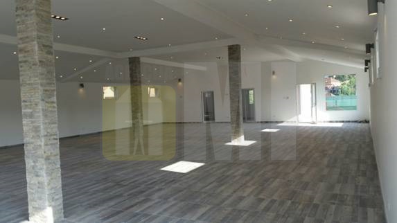 VRČIN PP izdavanje , 270+30+300m , pored Auto-puta