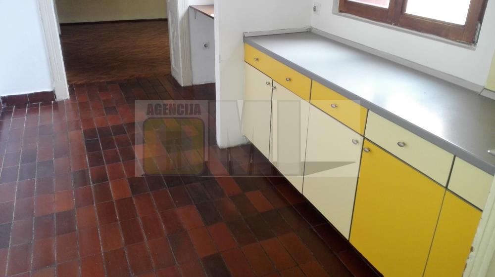 Zemun-Centar, Vukova, 140m2+podrum+potkrovlje