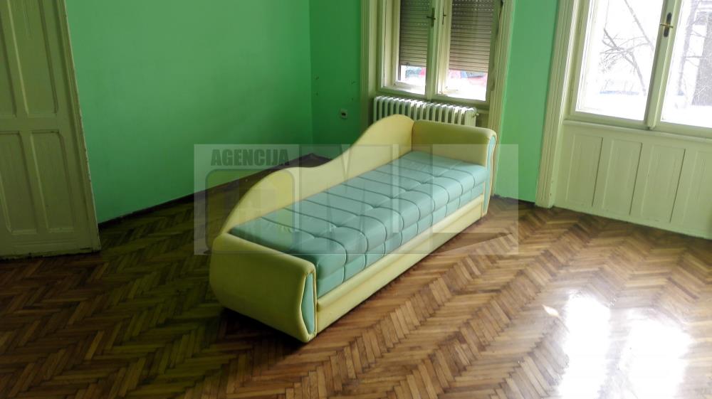 Zemun-Centar, Vukova, 140m2+podrum+potkrovlje